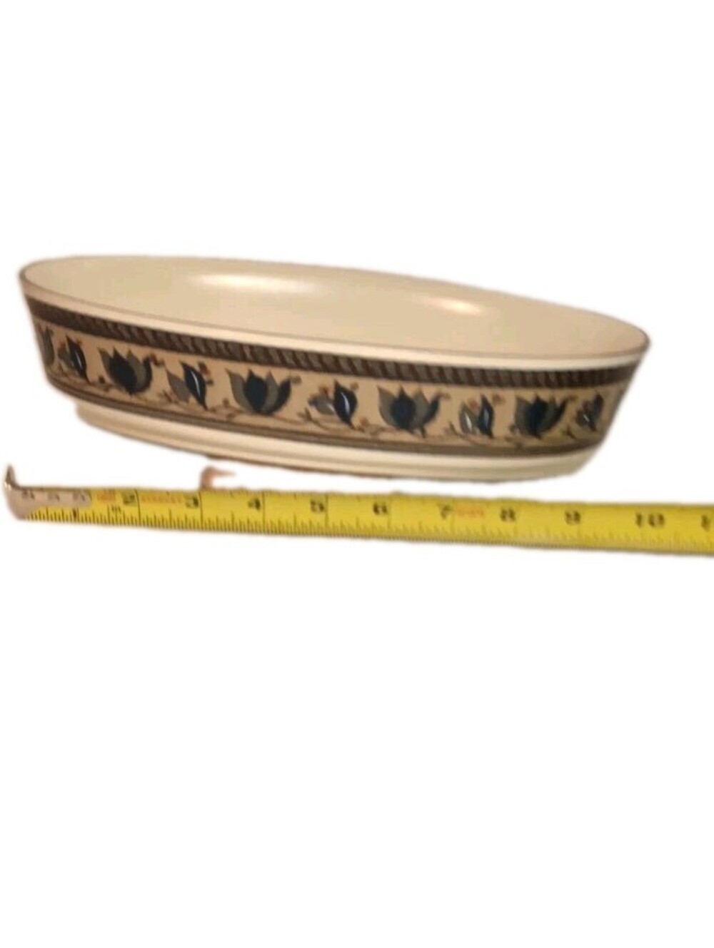 Mikasa Intaglio Arabella Oval Serving Bowl 10" x 6"